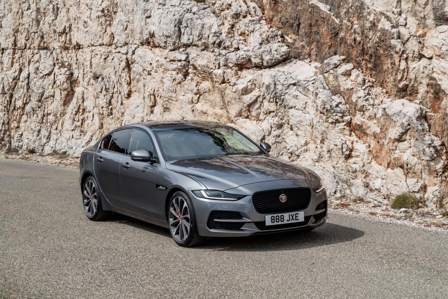  Jaguar XE D180 S 2019 года  (WW) (фото 1 из 18)